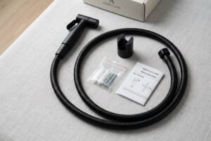 Luxe Bidet Handdouche Set Mat Zwart - Shattaf Toiletsproeier - Inclusief 1.5m Slang & Wandhouder - Industrieel Design